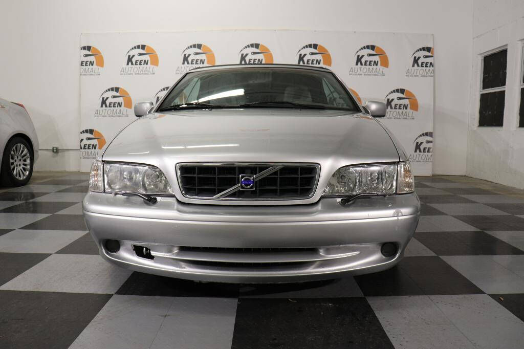 2004 VOLVO C70