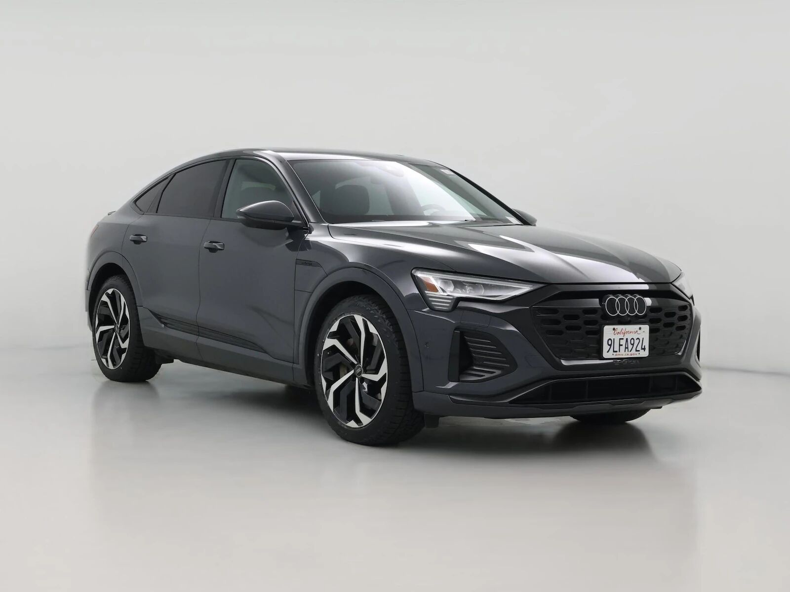 2024 AUDI Q8