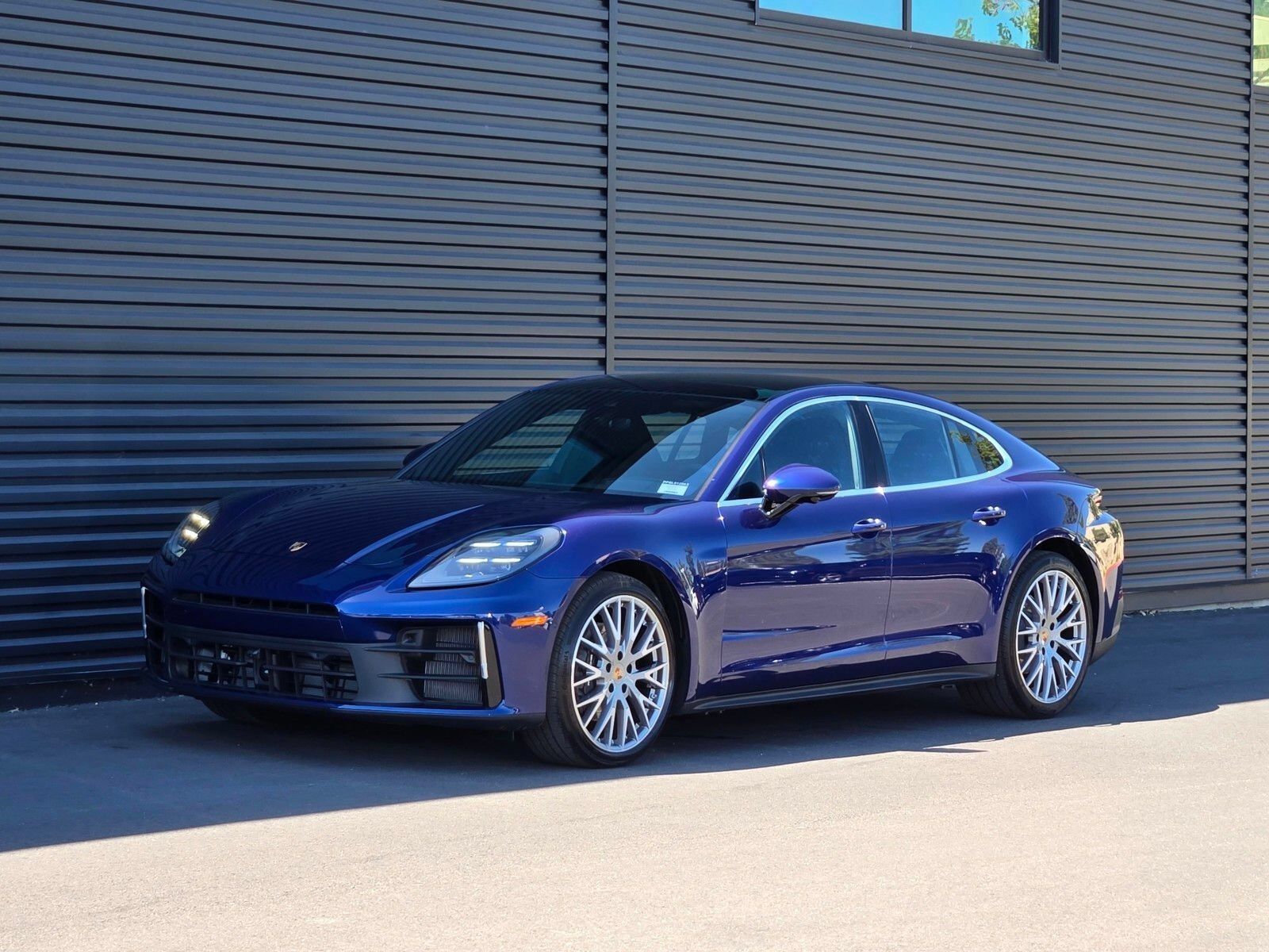 2025 PORSCHE Panamera