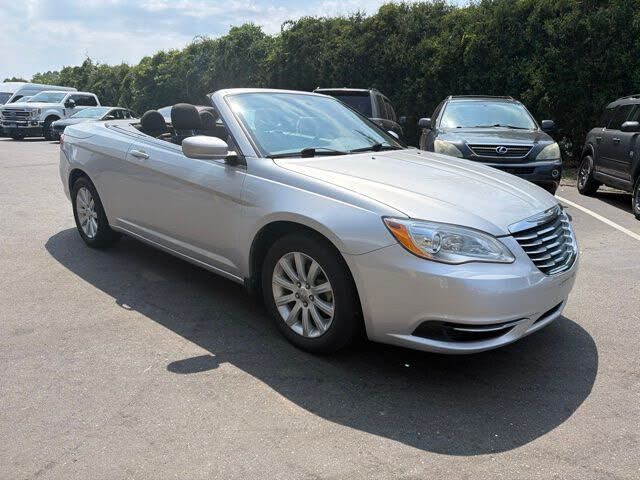 2011 CHRYSLER 200
