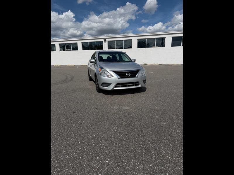 2017 NISSAN Versa