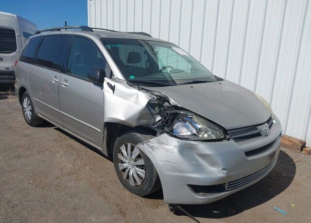 2004 TOYOTA Sienna
