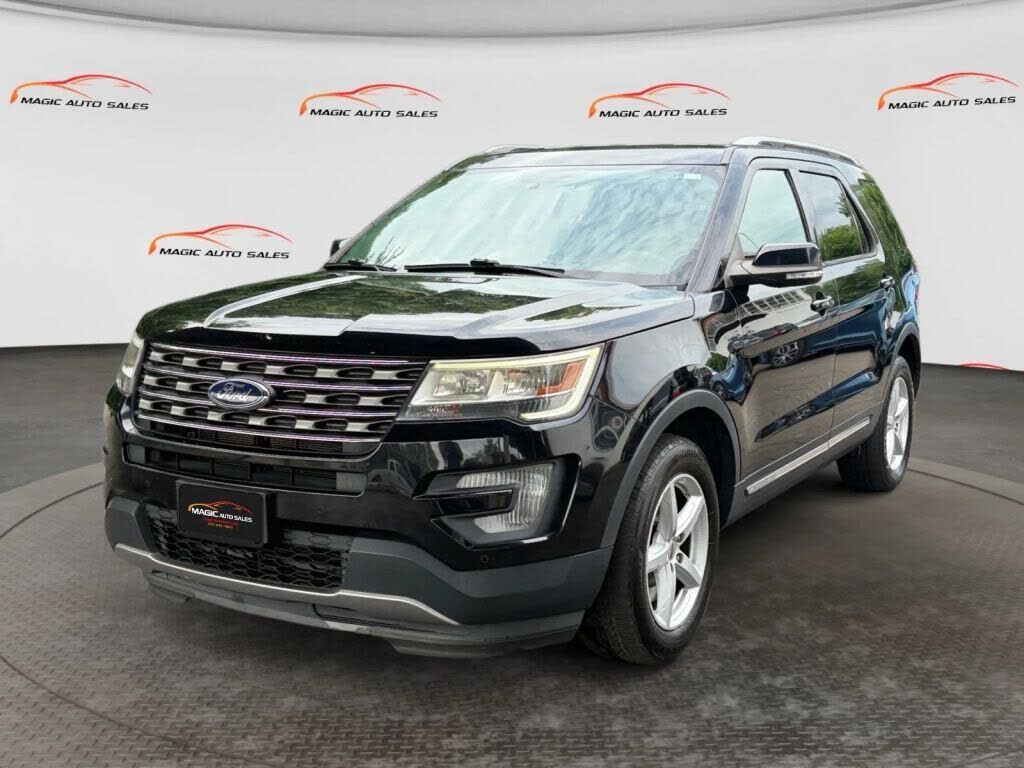 2017 FORD Explorer