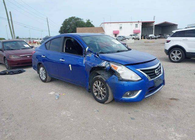 2015 NISSAN Versa
