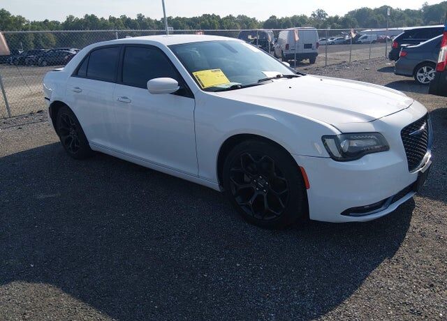2019 CHRYSLER 300
