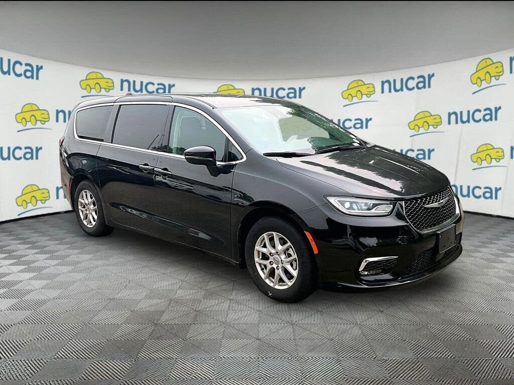 2023 CHRYSLER Pacifica