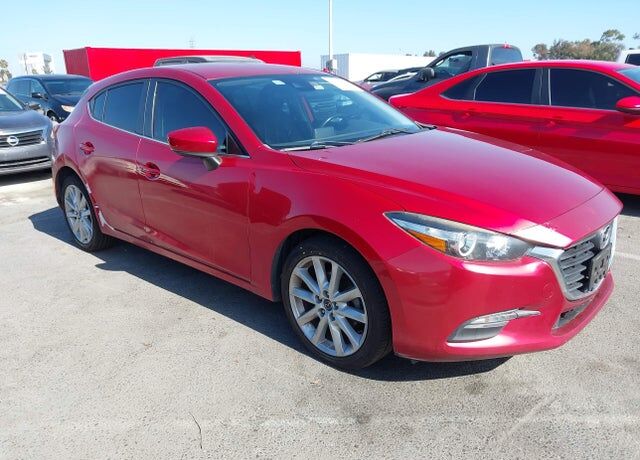 2017 MAZDA Mazda3