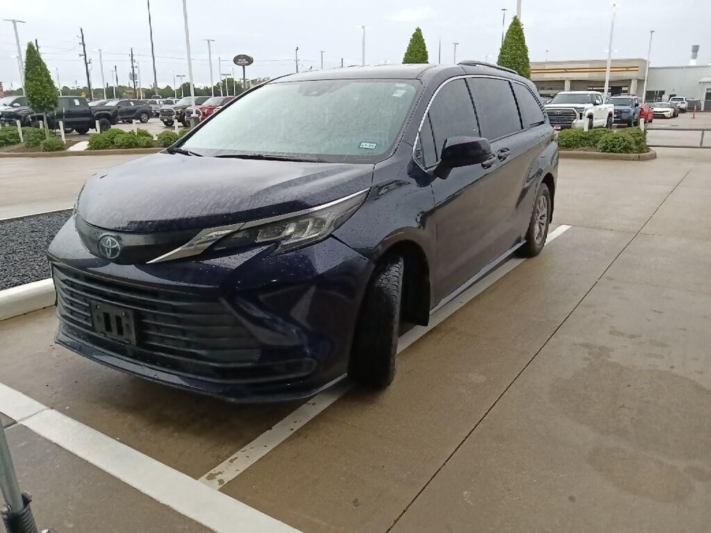 2022 TOYOTA Sienna