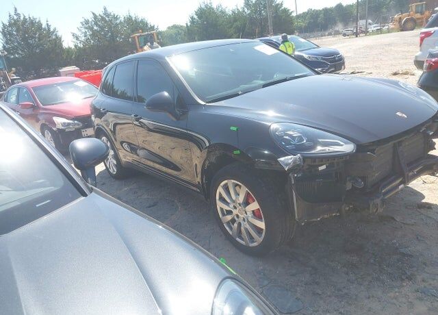 2015 PORSCHE Cayenne