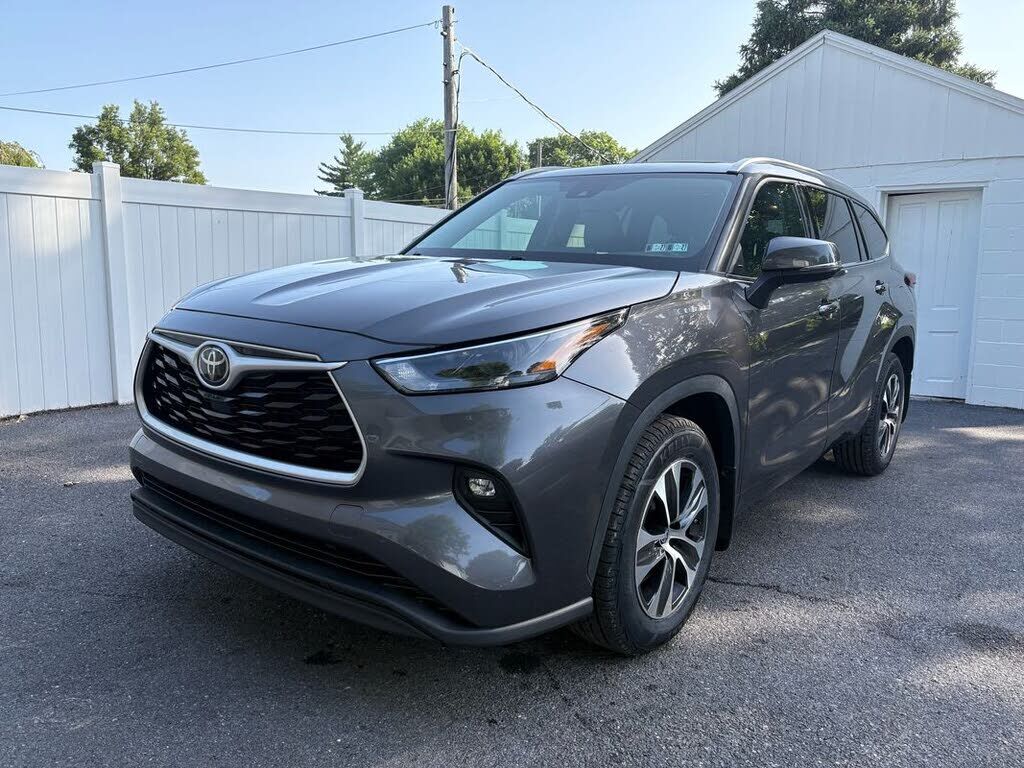 2022 TOYOTA Highlander