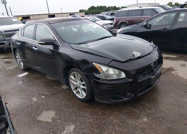 2010 NISSAN Maxima