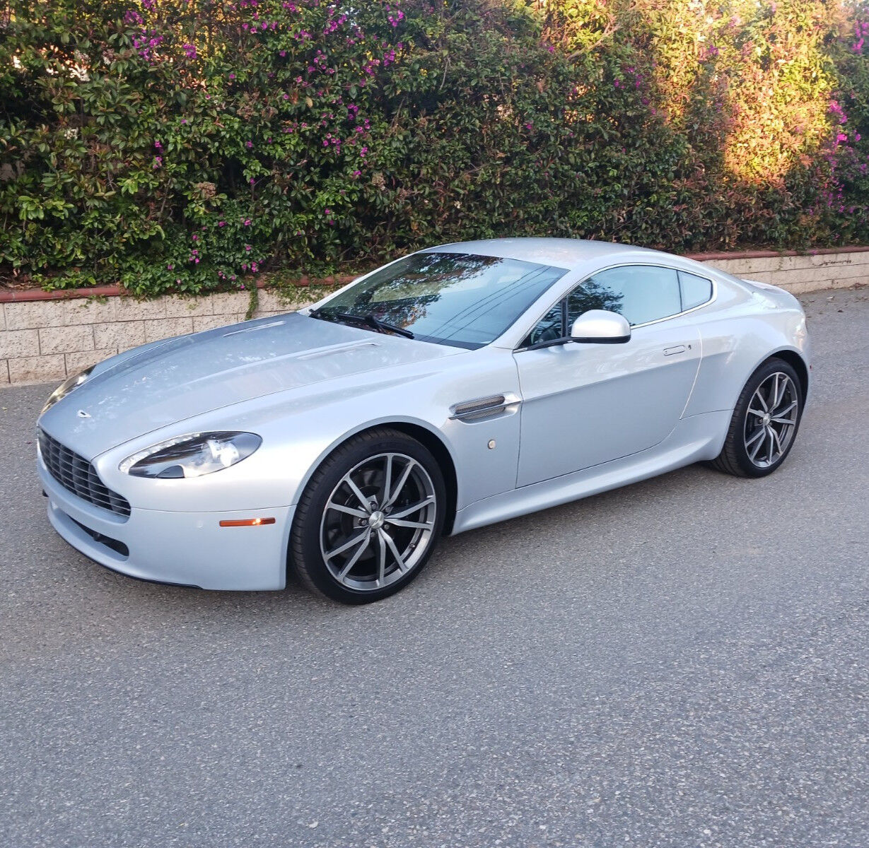 Aston Martin V8 Vantage