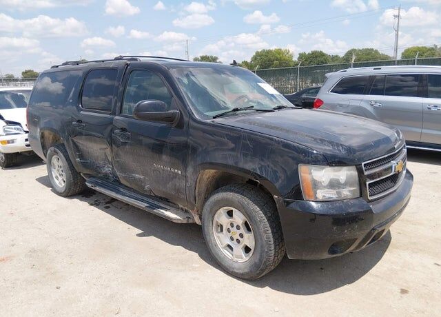 2013 CHEVROLET Suburban