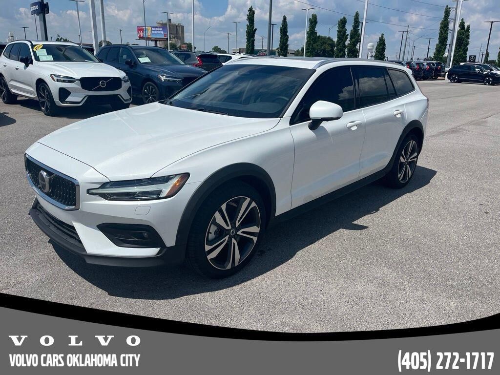 2026 VOLVO V60CC