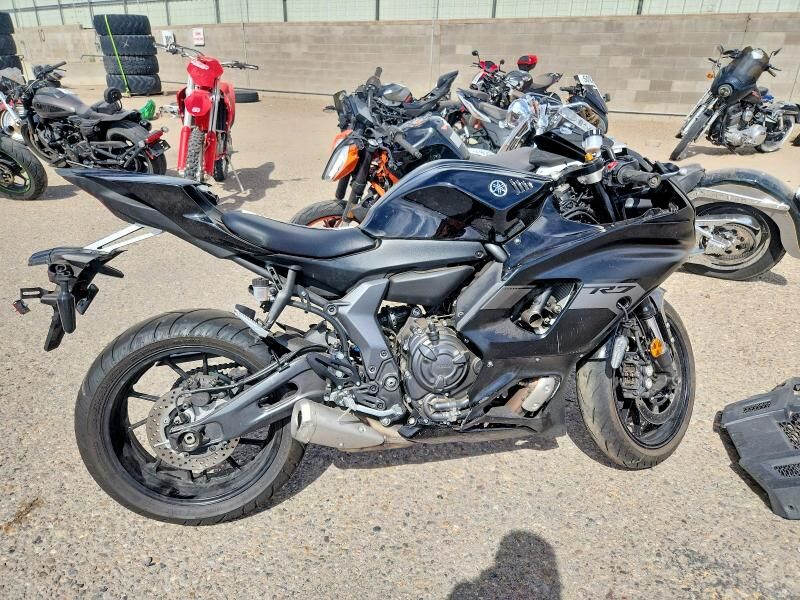 2025 YAMAHA YZF