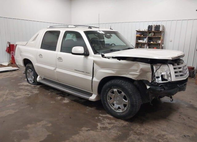 2005 CADILLAC Escalade