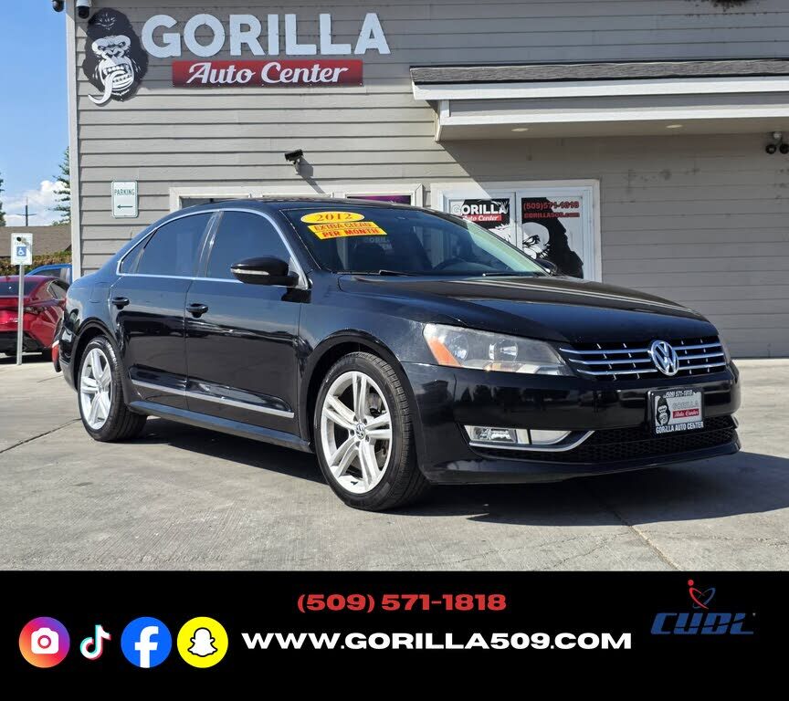 2012 VOLKSWAGEN Passat