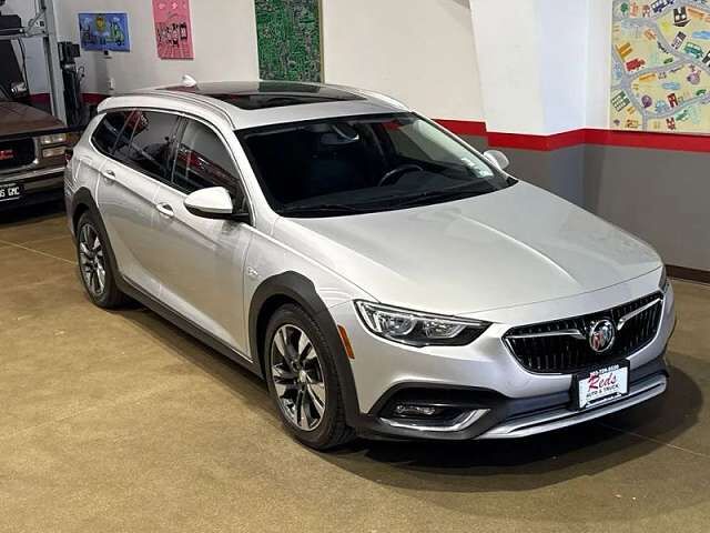 2018 BUICK Regal TourX