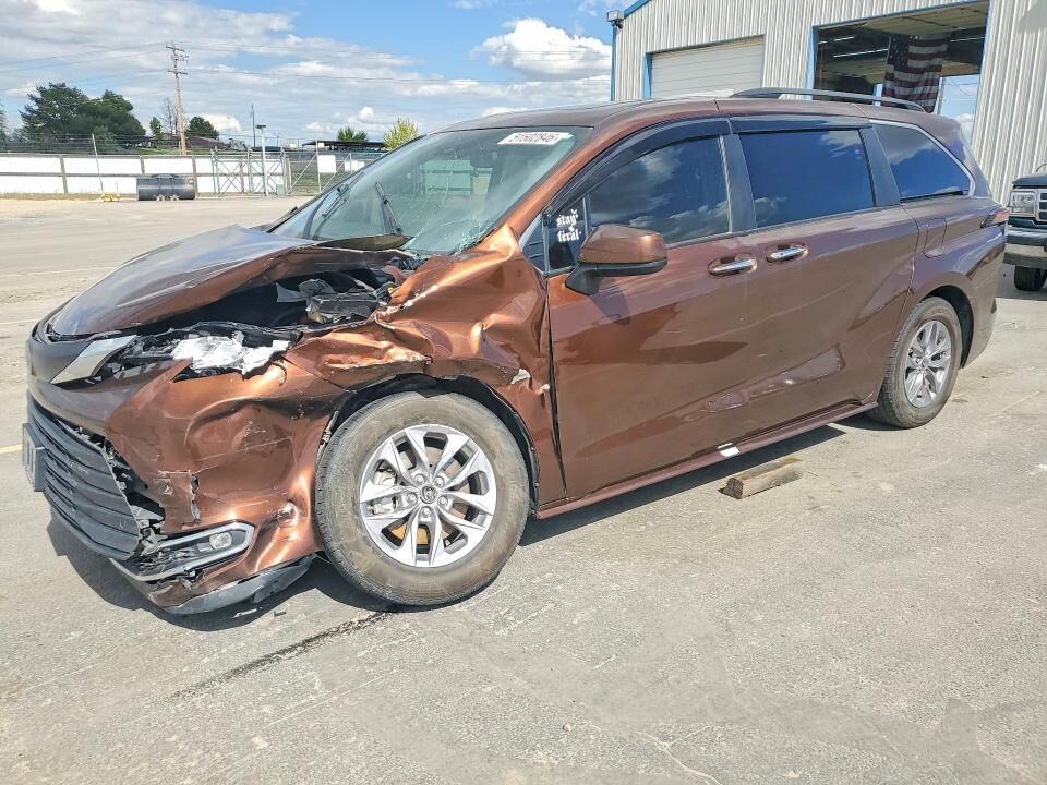 2022 TOYOTA Sienna
