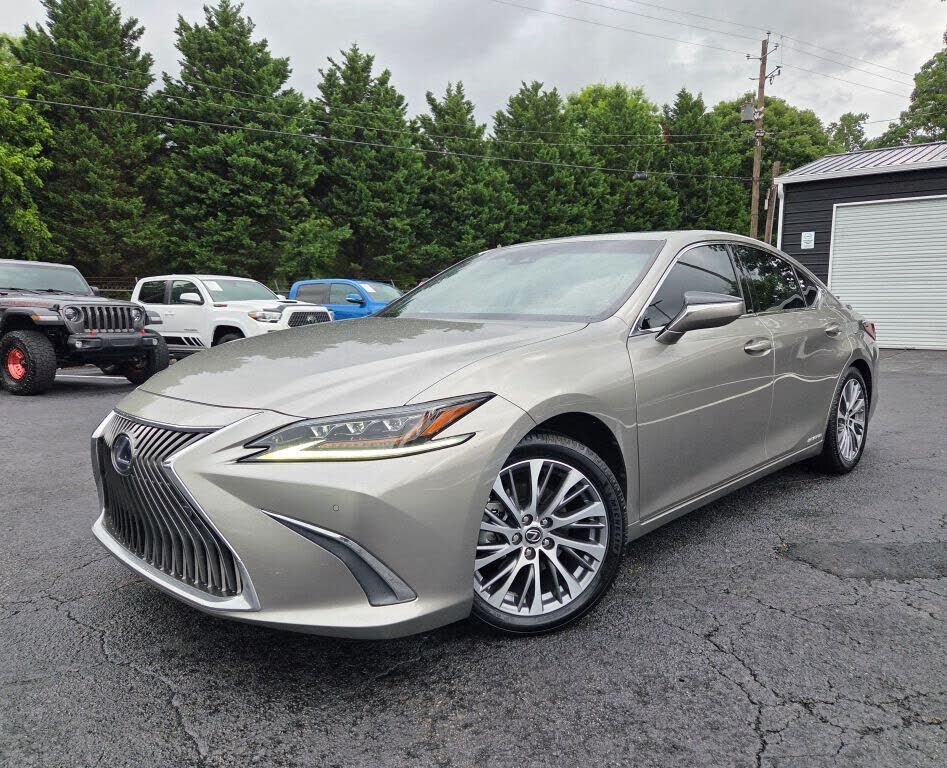 2020 LEXUS ES