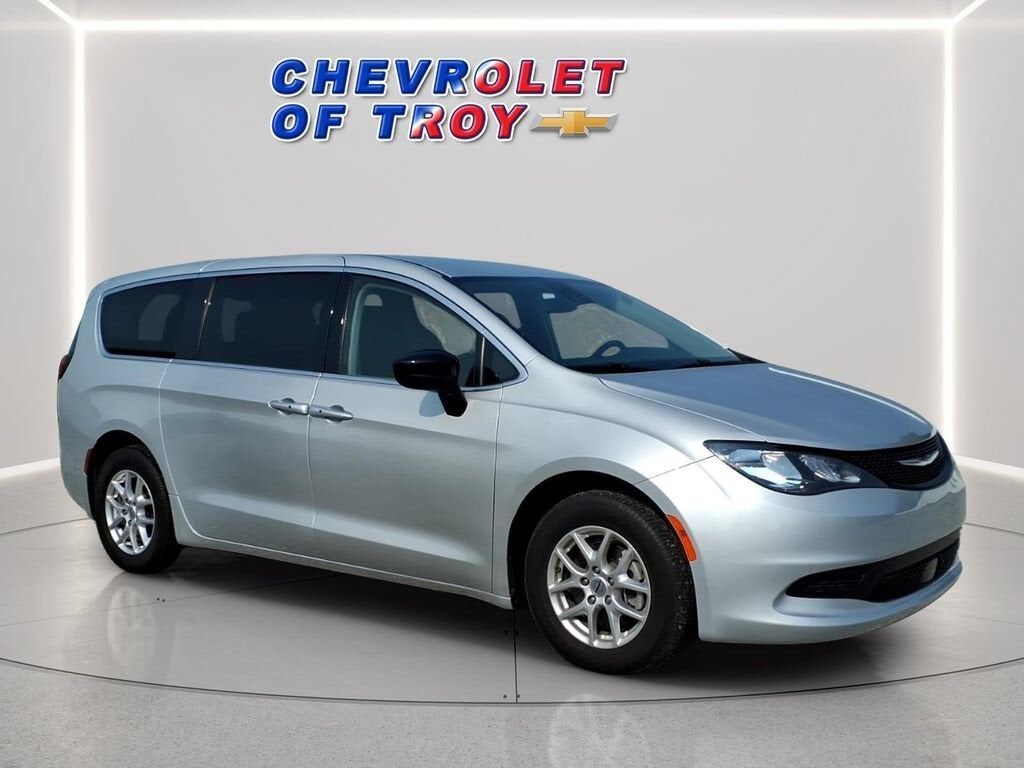 2024 CHRYSLER Voyager