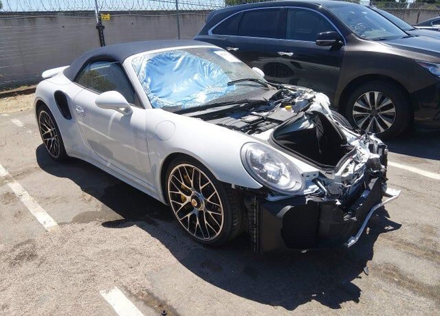 2015 PORSCHE 911
