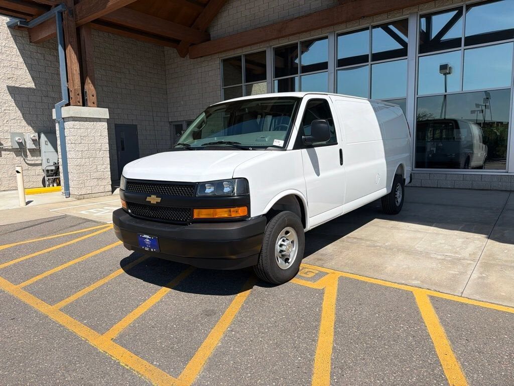 2026 CHEVROLET Express