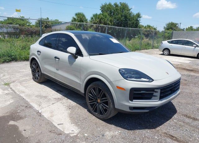 2024 PORSCHE Cayenne