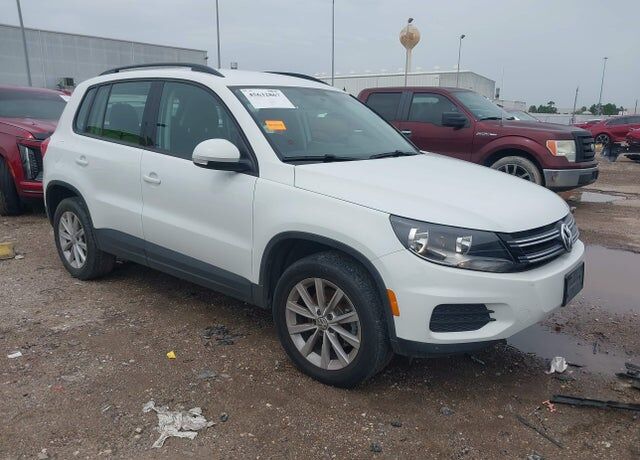 2017 VOLKSWAGEN Tiguan