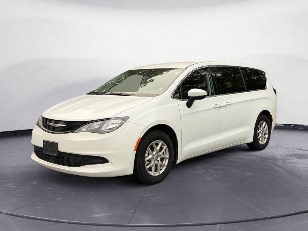 2023 CHRYSLER Voyager