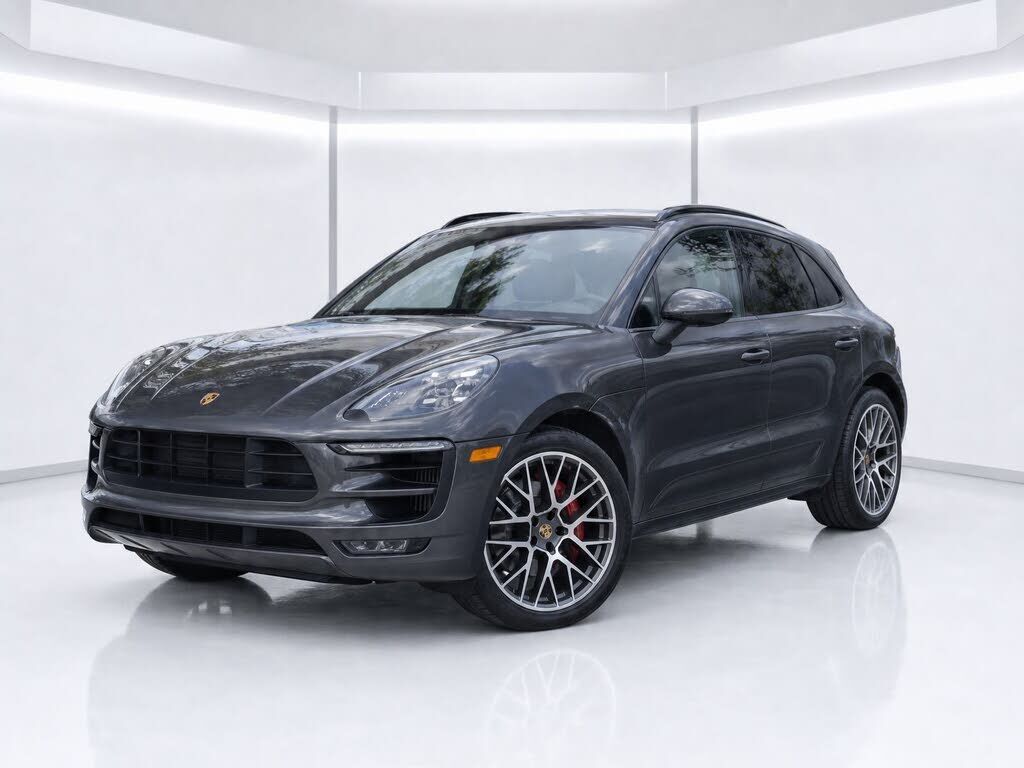 2017 PORSCHE Macan