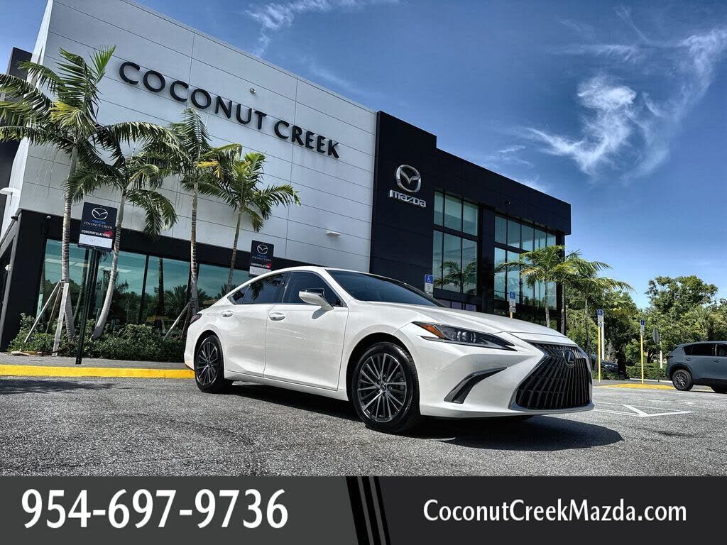 2025 LEXUS ES