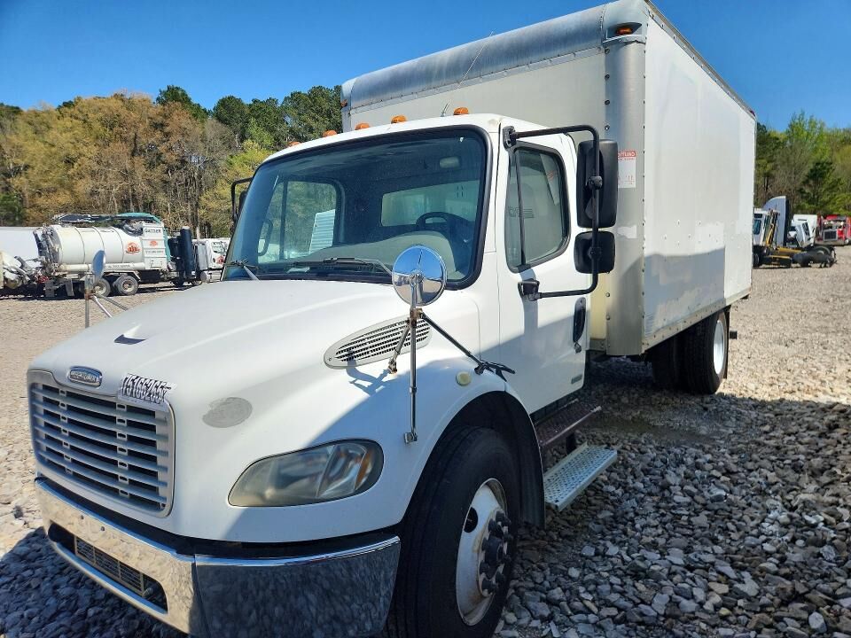 2009 FREIGHTLINER M2