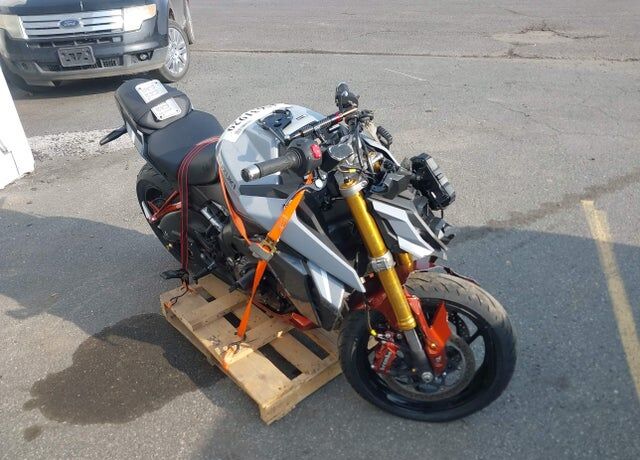 2022 SUZUKI GSX-S1000