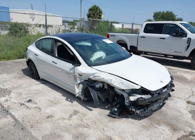 2025 TESLA Model 3