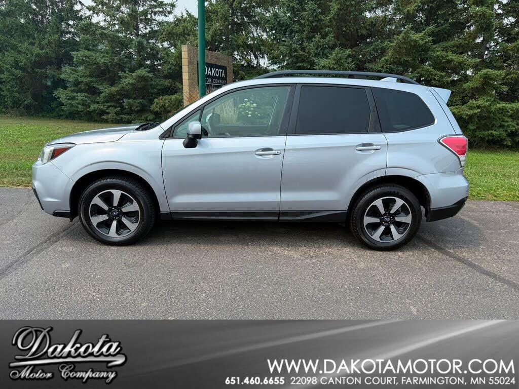 2017 SUBARU Forester
