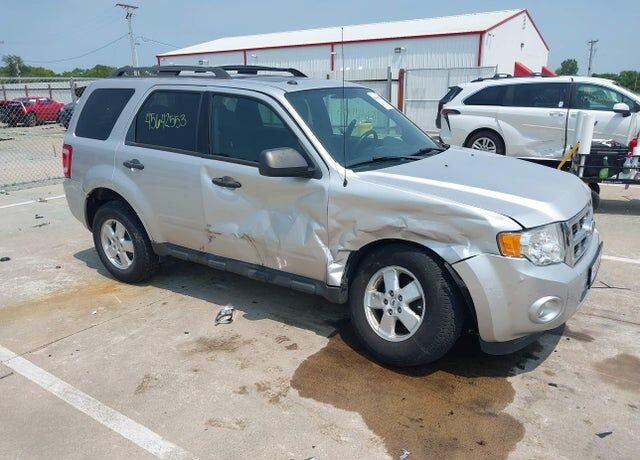 2011 FORD Escape