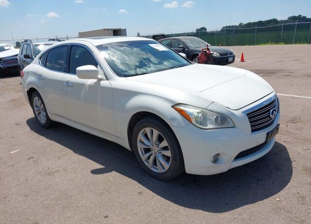 2011 INFINITI M37