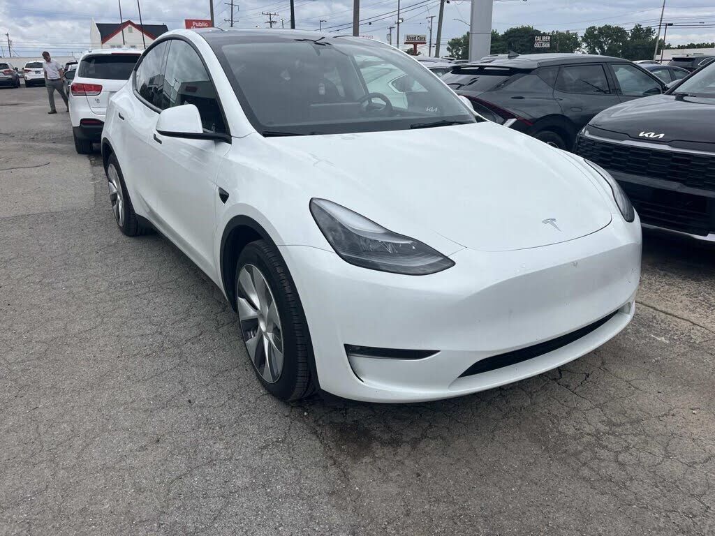 2023 TESLA Model Y