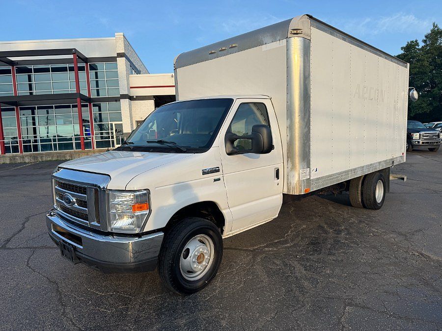 2017 FORD E-450