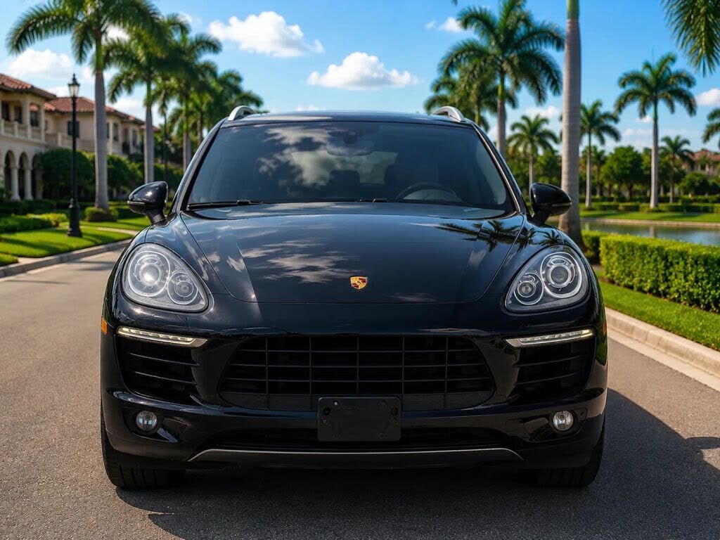 2017 PORSCHE Macan