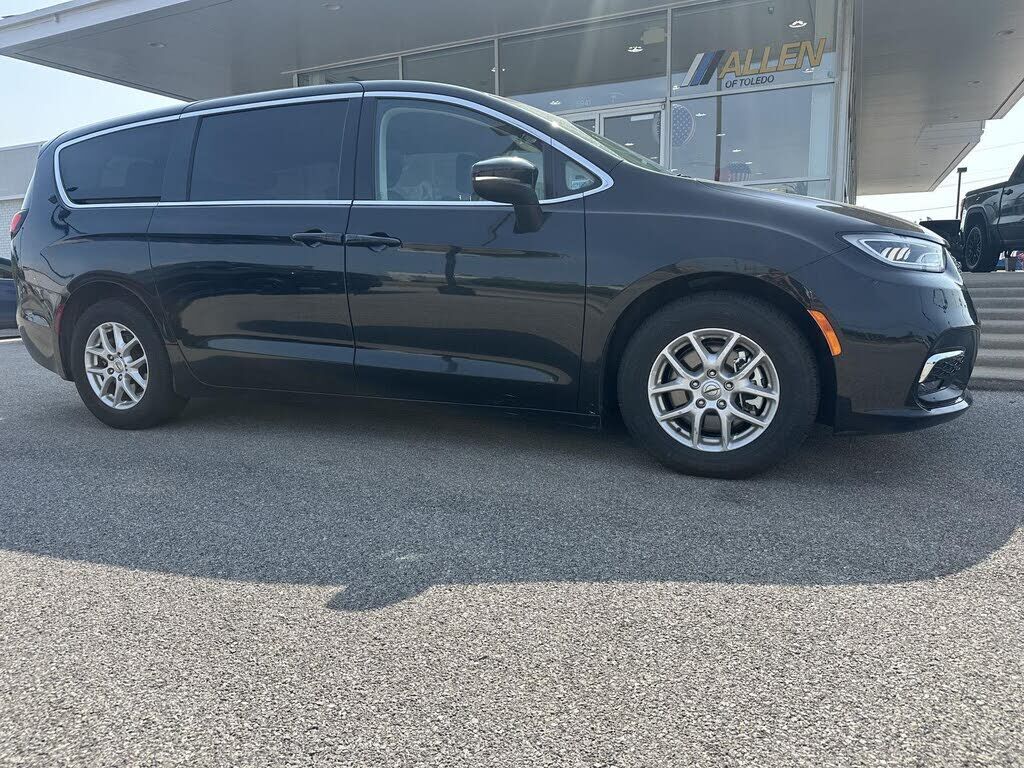 2023 CHRYSLER Pacifica