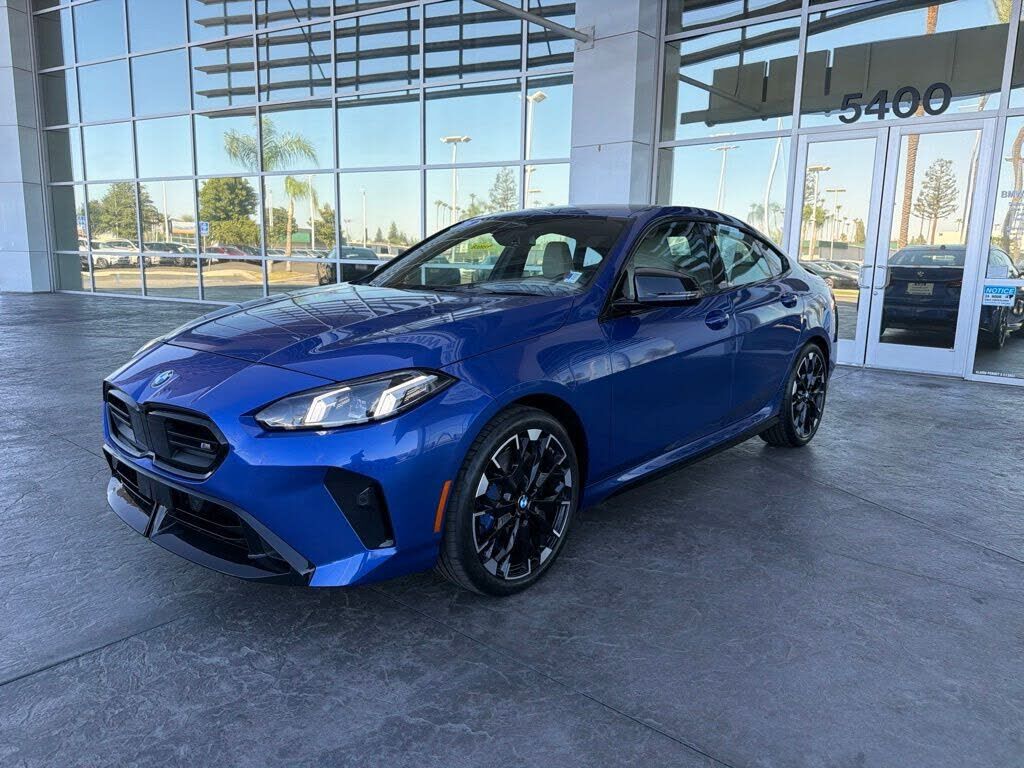 2025 BMW M2