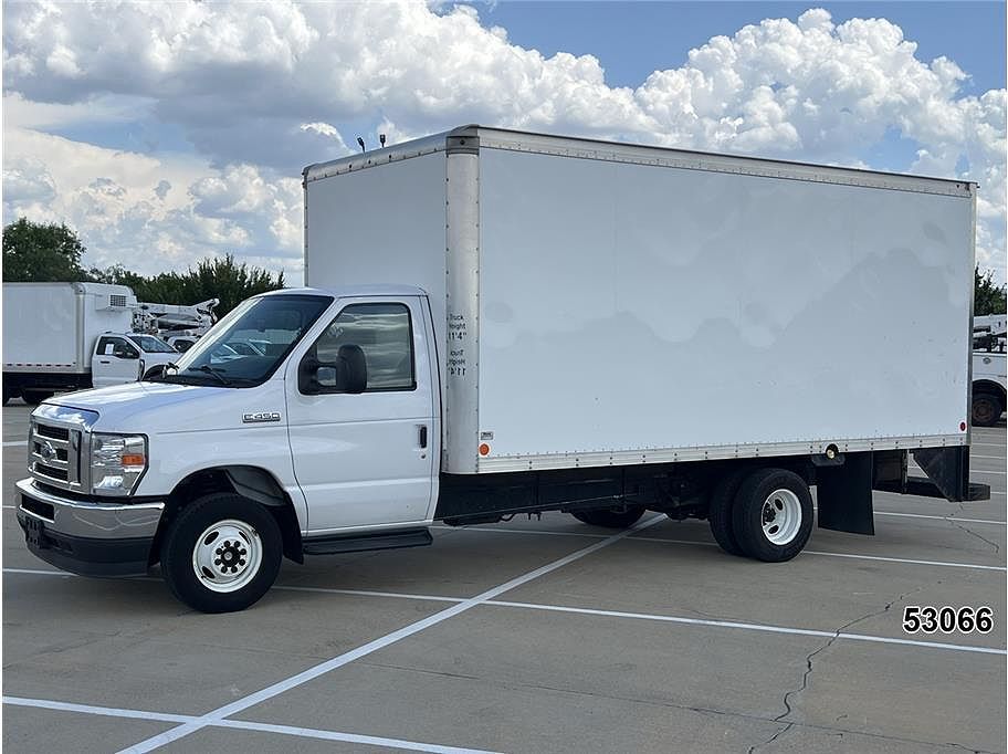 2022 FORD E-450