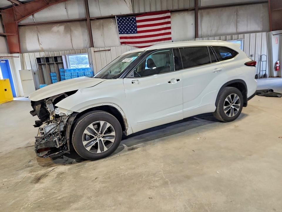 2022 TOYOTA Highlander