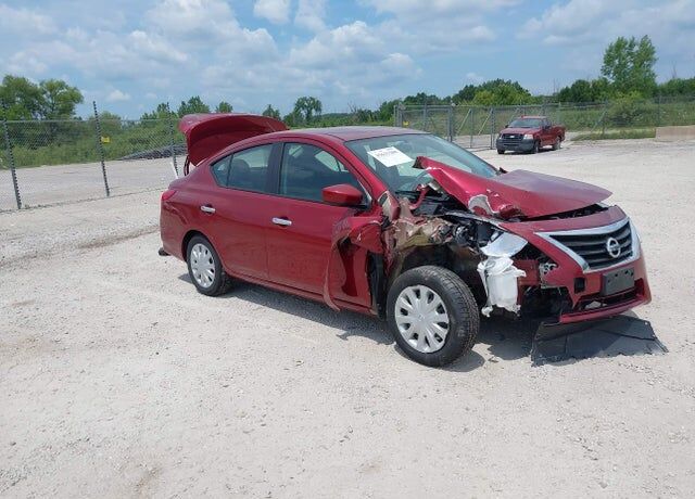 2019 NISSAN Versa
