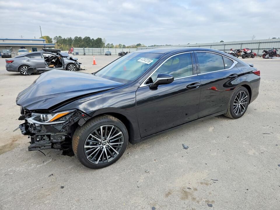 2025 LEXUS ES
