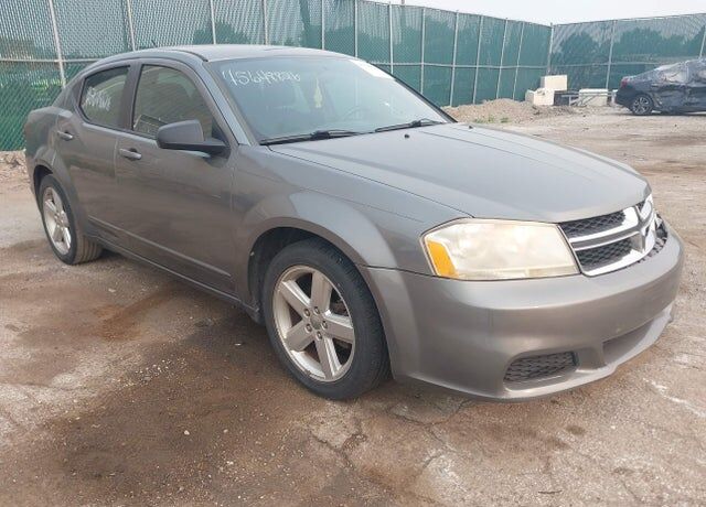 2013 DODGE Avenger