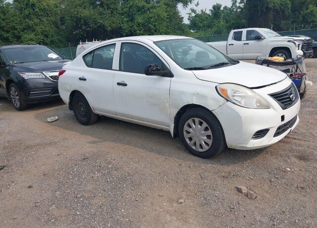 2014 NISSAN Versa