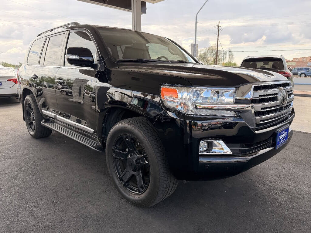 2021 TOYOTA Land Cruiser